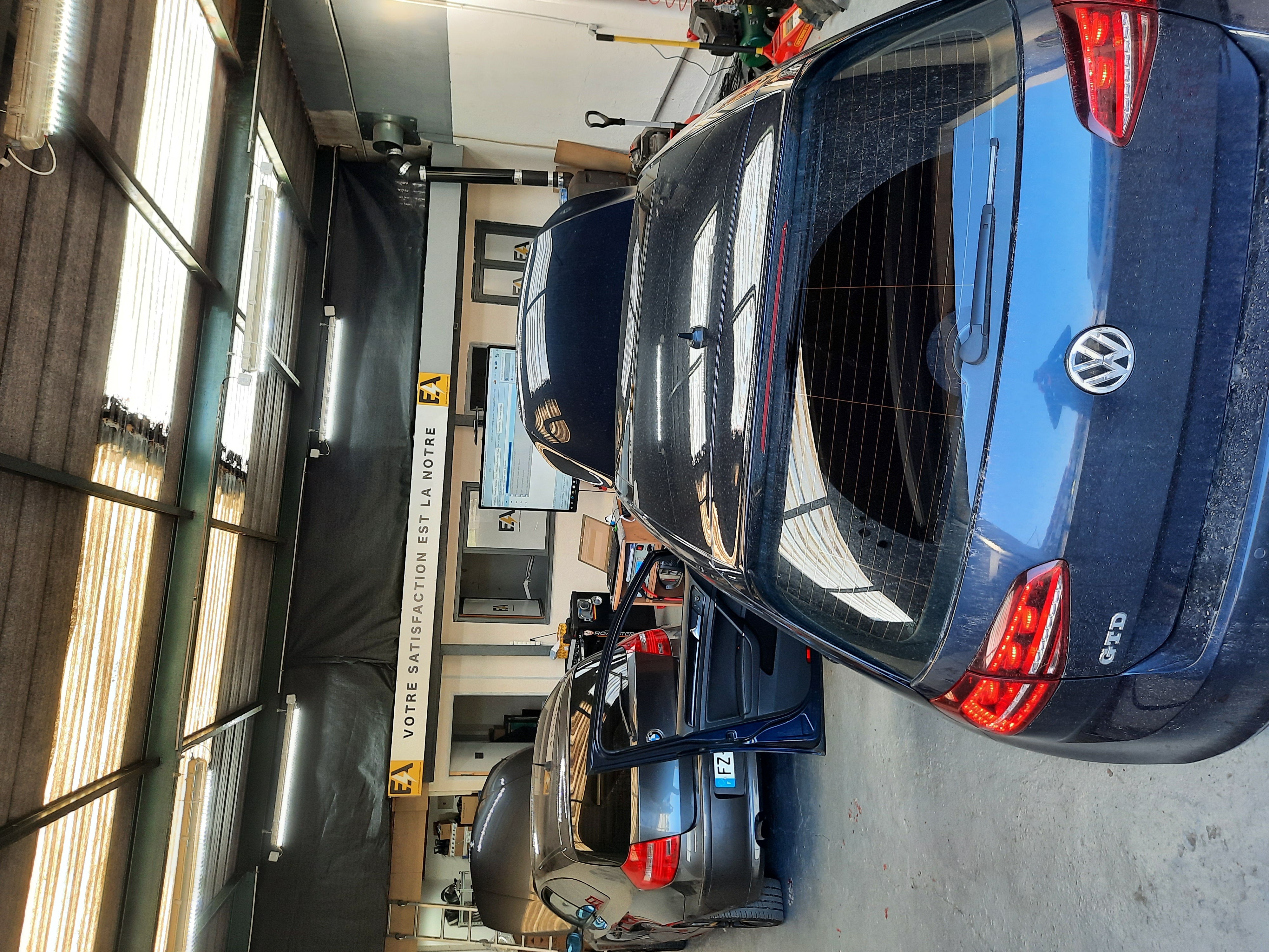 Skoda Octavia en atelier — Electronique Automobile Lille